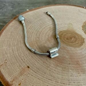 PANDORA “BEST FRIENDS” THREAD CHARM